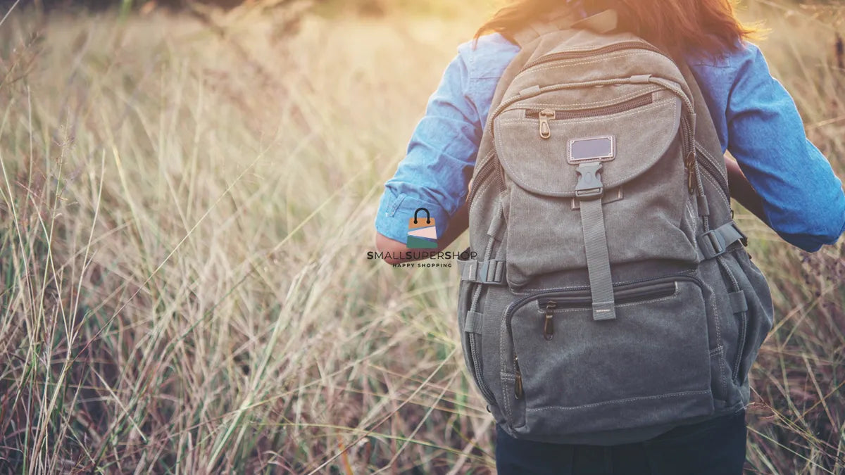 תיק גב קשיח