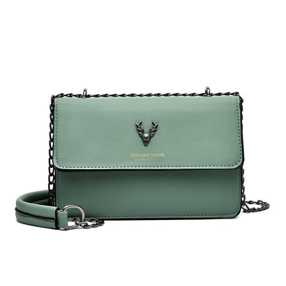 The Bella Chain Shoulder Bag – the little touch that upgrades every look