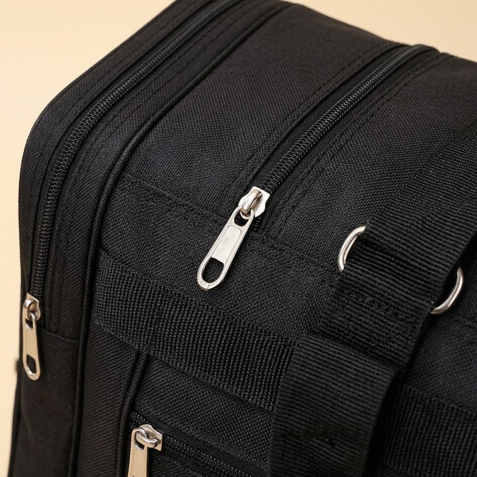 FoldTravel zipper and stitching detail
